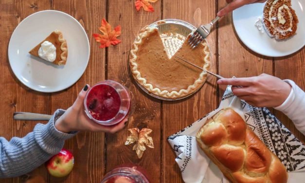 Your Guide to Hosting Thanksgiving in an Apartment